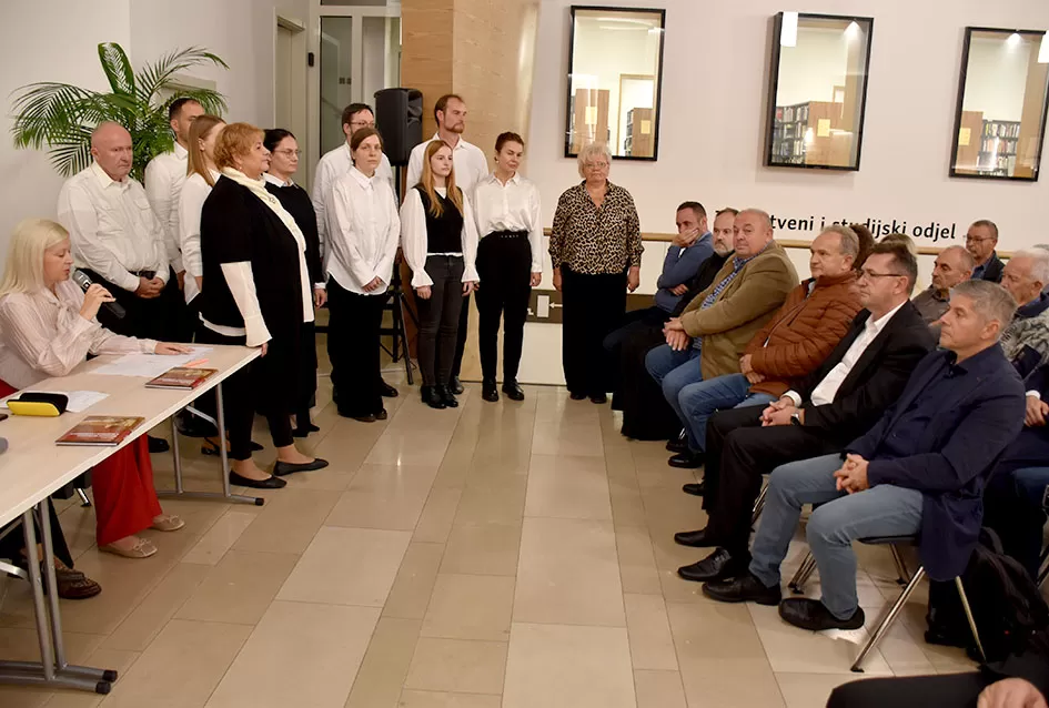 Na visokoj razini predstavljena je publikacija Vinka Tadića o manastiru Orahovici  