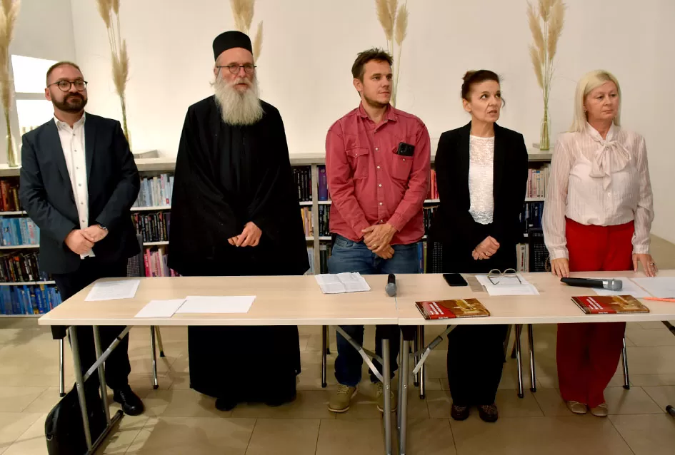 Na visokoj razini predstavljena je publikacija Vinka Tadića o manastiru Orahovici  