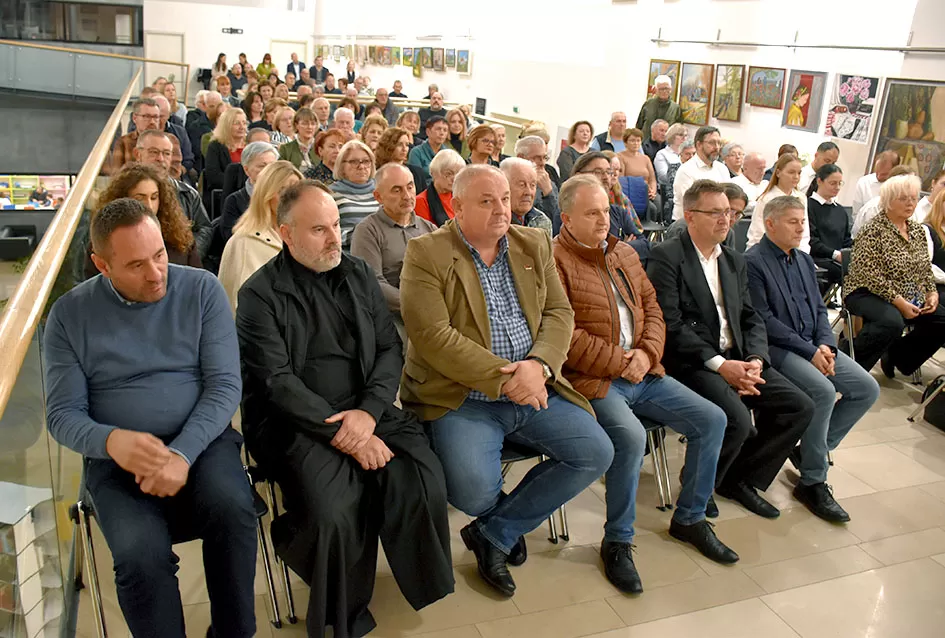 Na visokoj razini predstavljena je publikacija Vinka Tadića o manastiru Orahovici  