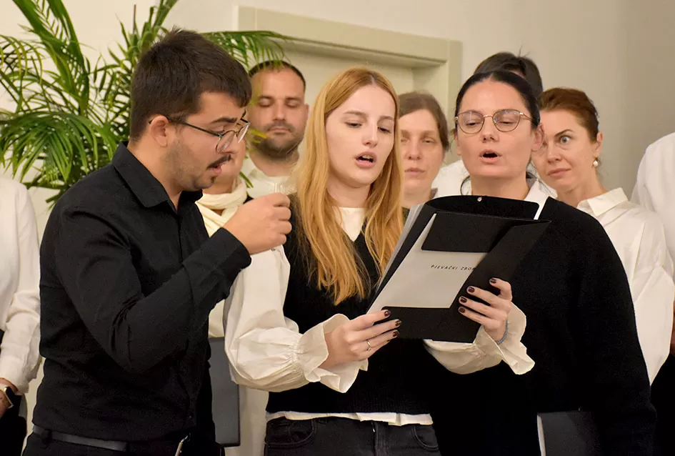 Na visokoj razini predstavljena je publikacija Vinka Tadića o manastiru Orahovici  