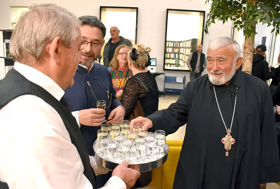 Na visokoj razini predstavljena je publikacija Vinka Tadića o manastiru Orahovici  