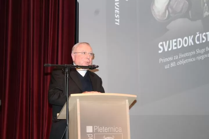 Predstavljena knjiga mons. Juraja Batelje ʼSvjedok čiste savjestiʼ o kardinalu Franji Kuhariću