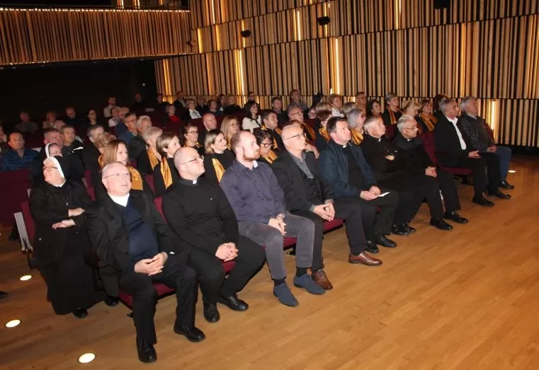 Predstavljena knjiga mons. Juraja Batelje ʼSvjedok čiste savjestiʼ o kardinalu Franji Kuhariću