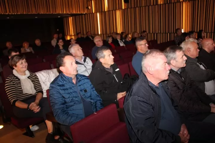 Predstavljena knjiga mons. Juraja Batelje ʼSvjedok čiste savjestiʼ o kardinalu Franji Kuhariću