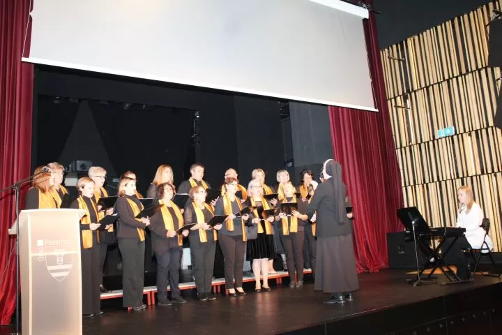 Predstavljena knjiga mons. Juraja Batelje ʼSvjedok čiste savjestiʼ o kardinalu Franji Kuhariću