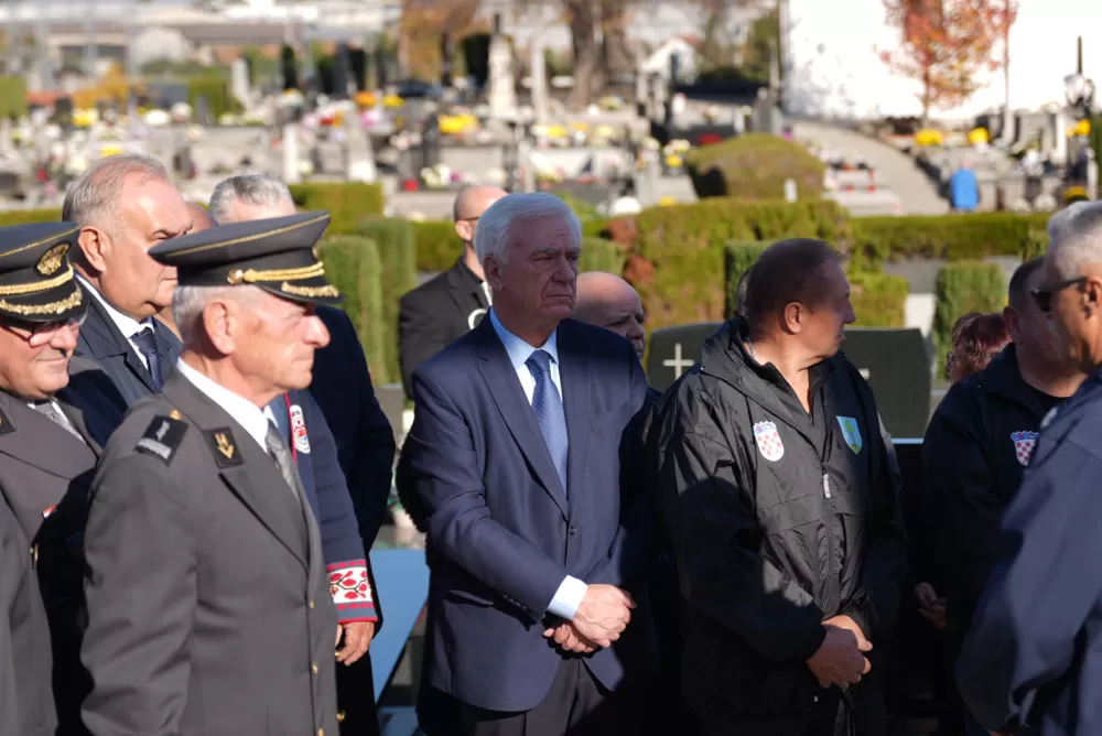 Sjećanje s poštovanjem – Požega odala počast poginulim braniteljima i civilnim žrtvama Domovinskog rata
