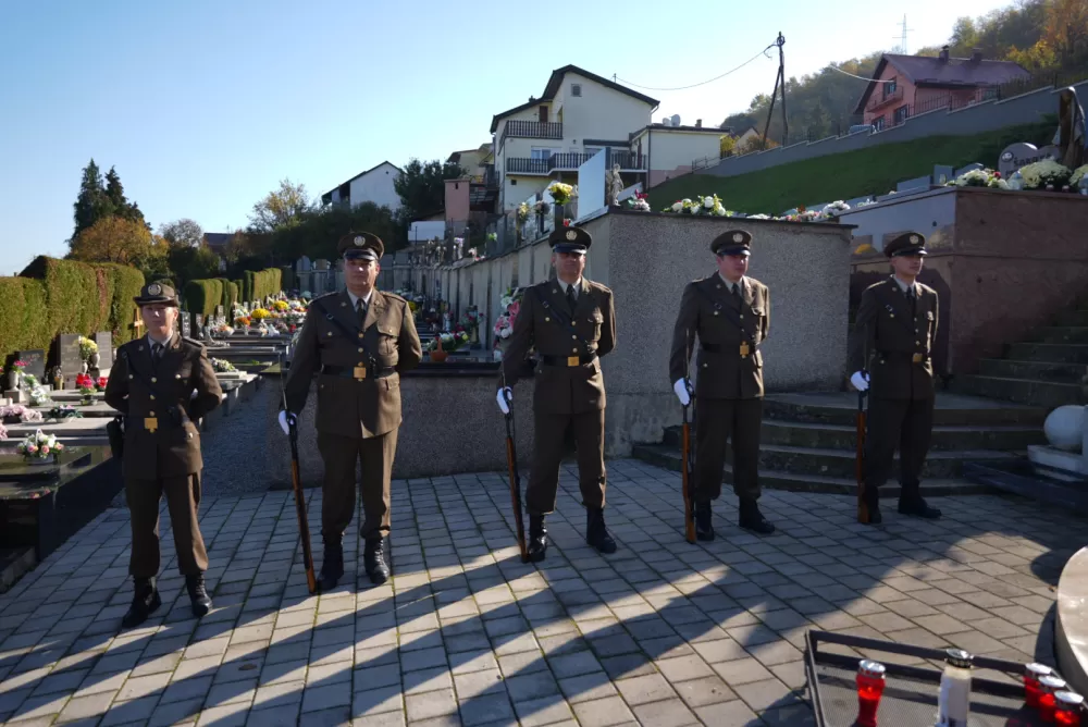 Sjećanje s poštovanjem – Požega odala počast poginulim braniteljima i civilnim žrtvama Domovinskog rata