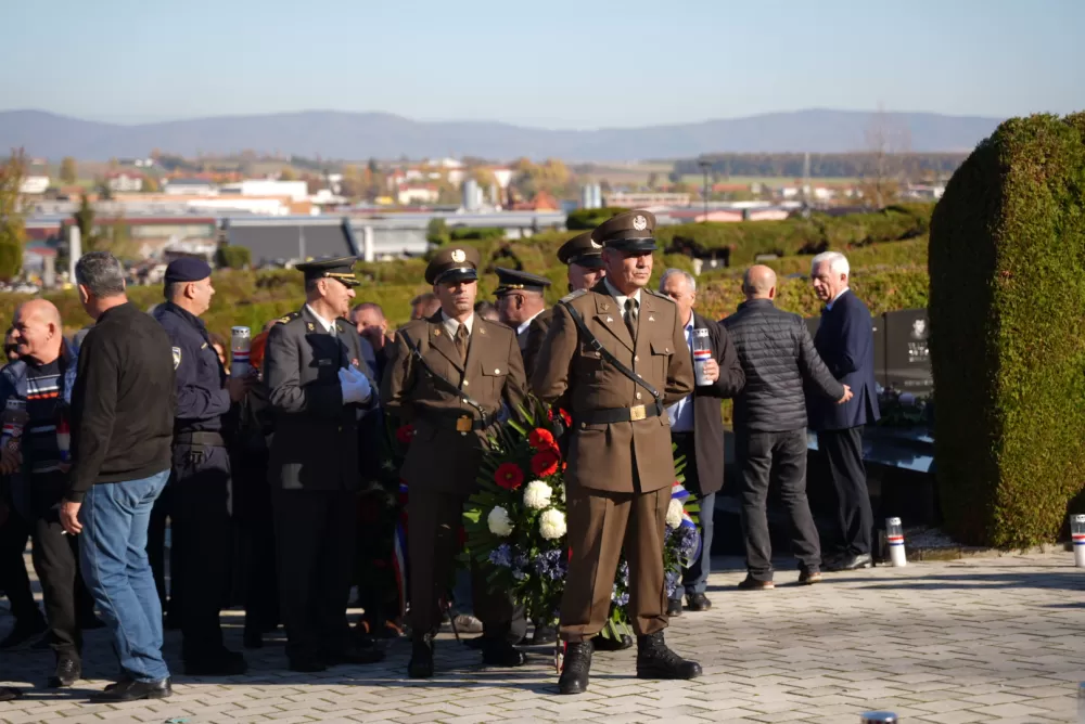 Sjećanje s poštovanjem – Požega odala počast poginulim braniteljima i civilnim žrtvama Domovinskog rata