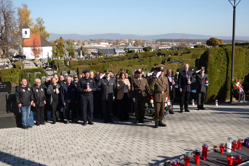 Sjećanje s poštovanjem – Požega odala počast poginulim braniteljima i civilnim žrtvama Domovinskog rata