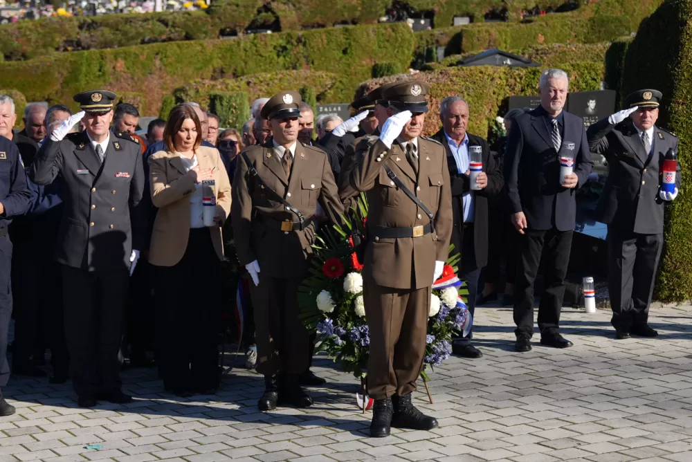 Sjećanje s poštovanjem – Požega odala počast poginulim braniteljima i civilnim žrtvama Domovinskog rata