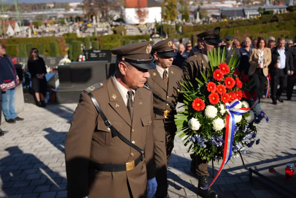 Sjećanje s poštovanjem – Požega odala počast poginulim braniteljima i civilnim žrtvama Domovinskog rata