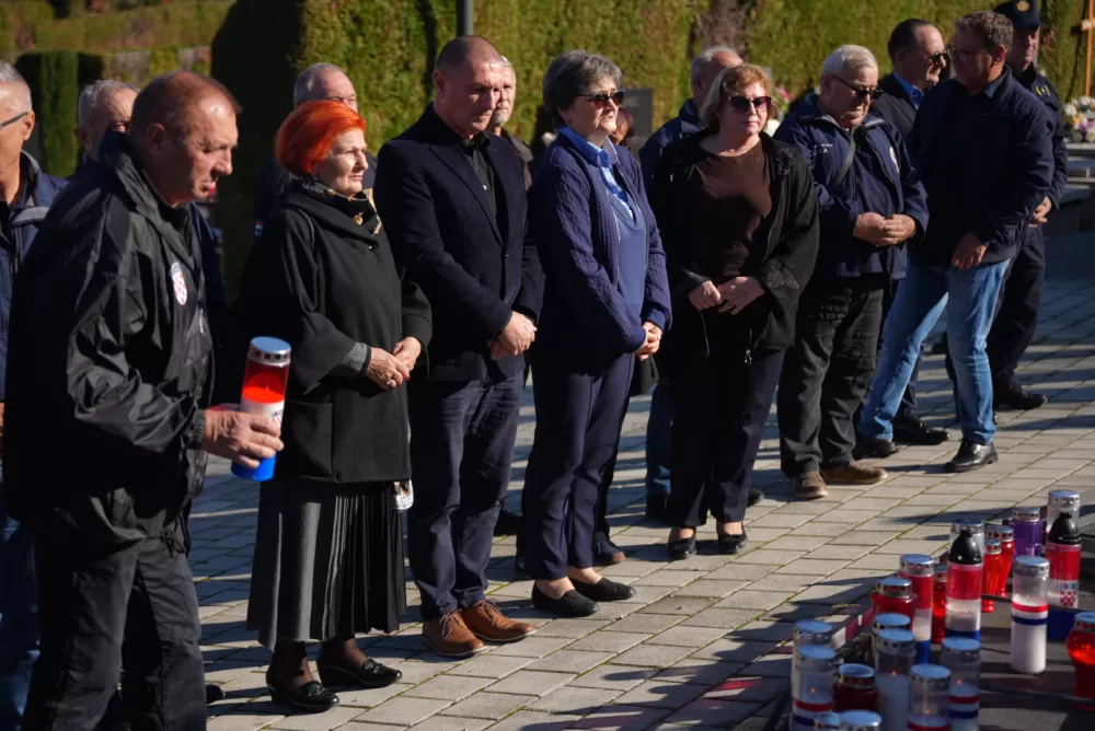 Sjećanje s poštovanjem – Požega odala počast poginulim braniteljima i civilnim žrtvama Domovinskog rata