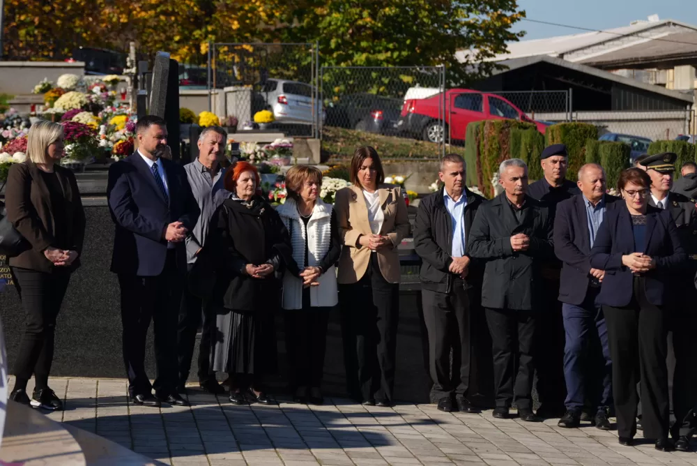 Sjećanje s poštovanjem – Požega odala počast poginulim braniteljima i civilnim žrtvama Domovinskog rata