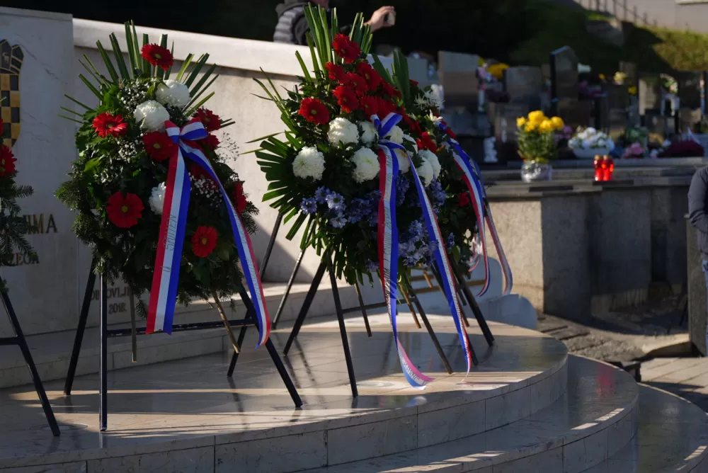 Sjećanje s poštovanjem – Požega odala počast poginulim braniteljima i civilnim žrtvama Domovinskog rata