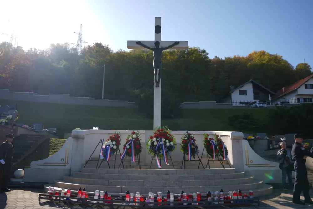 Sjećanje s poštovanjem – Požega odala počast poginulim braniteljima i civilnim žrtvama Domovinskog rata