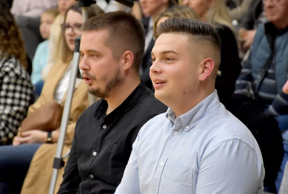 Kaptolački tamburaški orkestar tamburama i pjesmama u šetnji Slavonijom