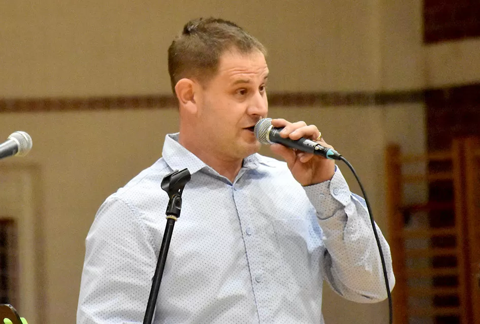 Kaptolački tamburaški orkestar tamburama i pjesmama u šetnji Slavonijom