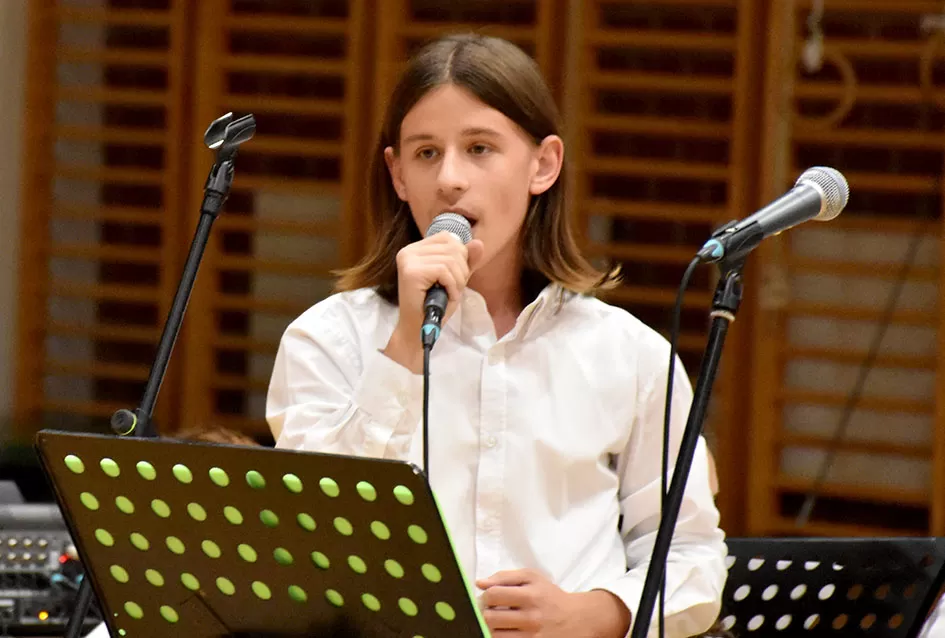 Kaptolački tamburaški orkestar tamburama i pjesmama u šetnji Slavonijom