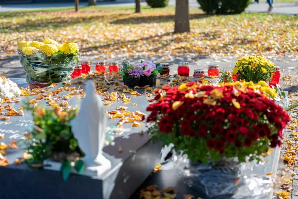 Svi Sveti u Požegi – građani posjećuju grobove najmilijih