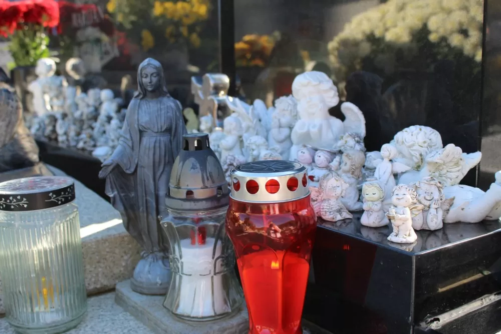 Svi Sveti u Požegi – građani posjećuju grobove najmilijih