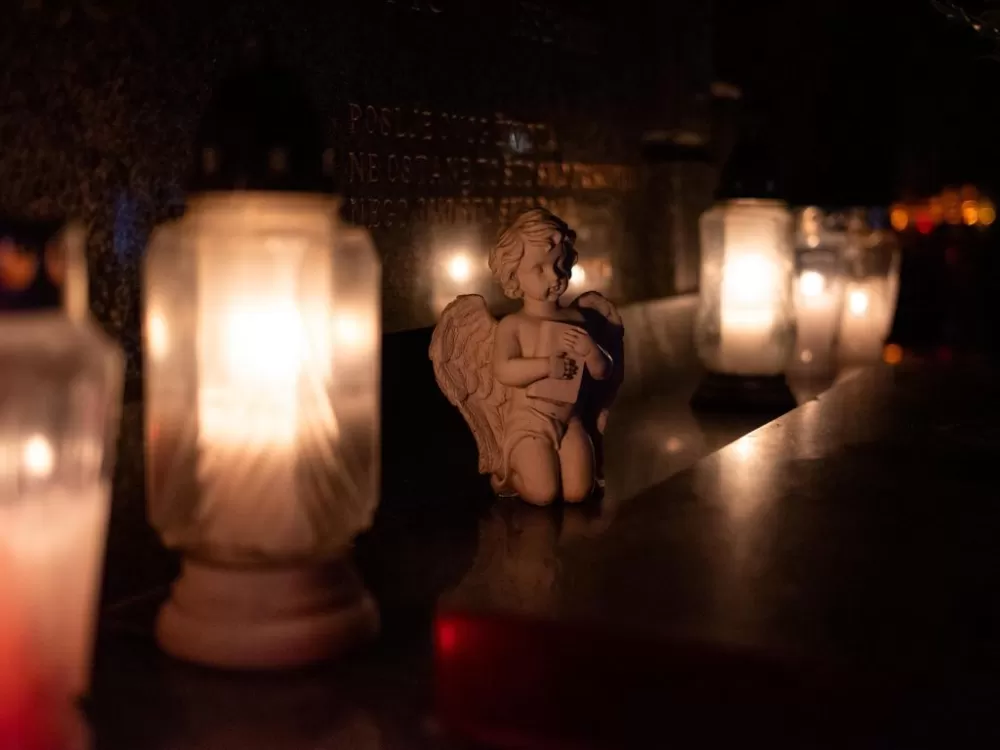 Svi Sveti u Požegi – građani posjećuju grobove najmilijih