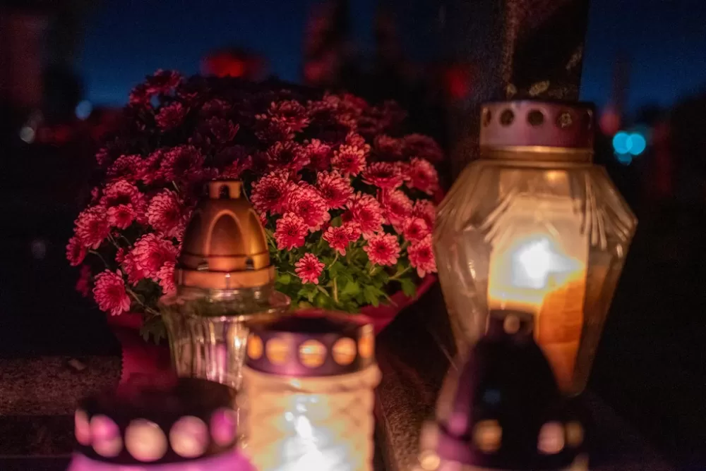 Svi Sveti u Požegi – građani posjećuju grobove najmilijih