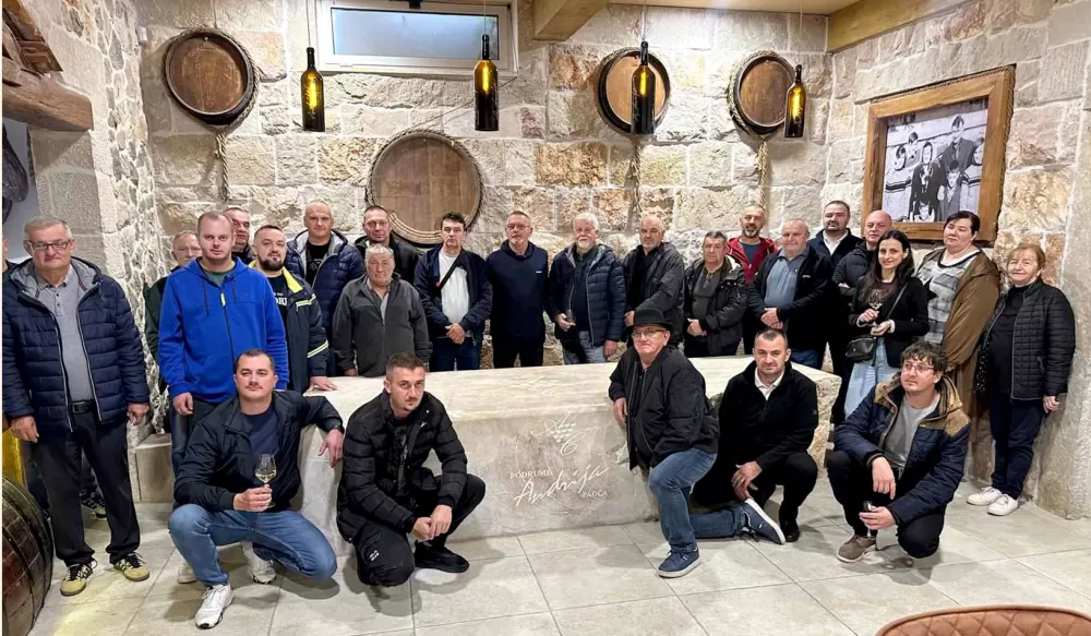 BIŠKUPČANI U VINSKOJ MEKI HERCEGOVINE: Pisjetili devet vinarija, od Tomislavgrada do Čitluka