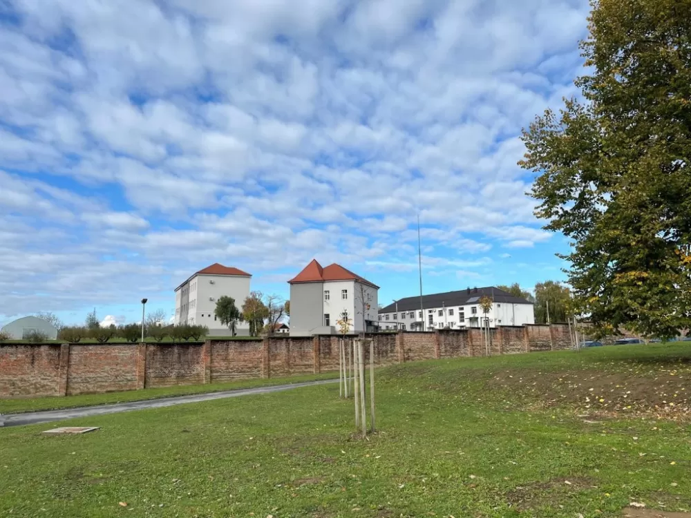Drago Hedl ušao u Kaznionicu u Požegi: Ovo je zatvor u kojem će nekadašnja ministrica Gabrijela Žalac služiti kaznu
