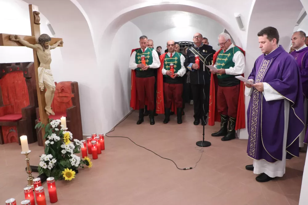 Požega.eu | Dušni dan u požeškoj Katedrali