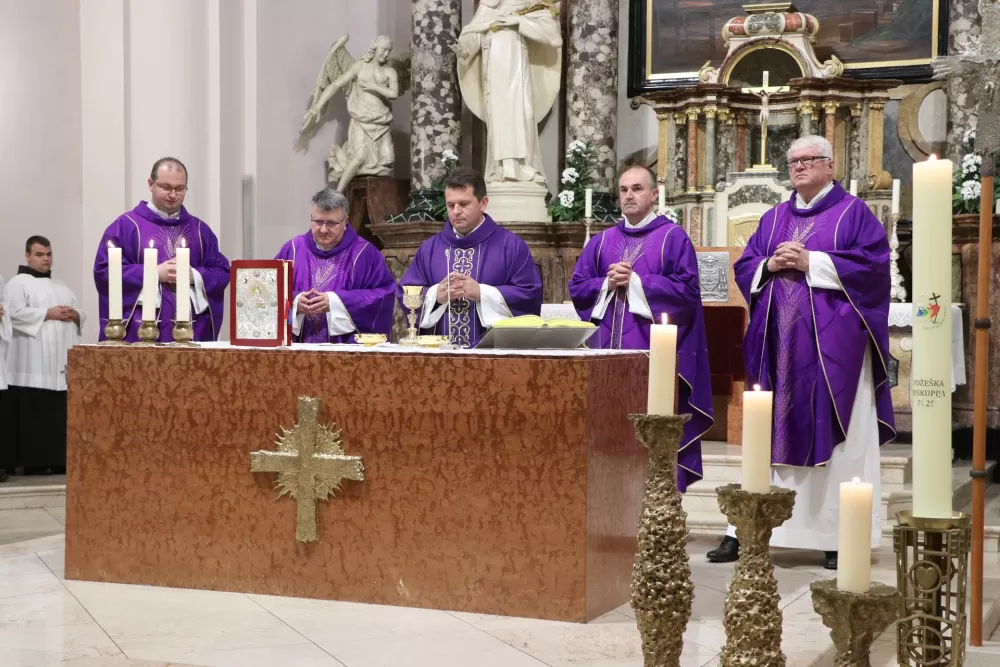 Dušni dan u požeškoj Katedrali