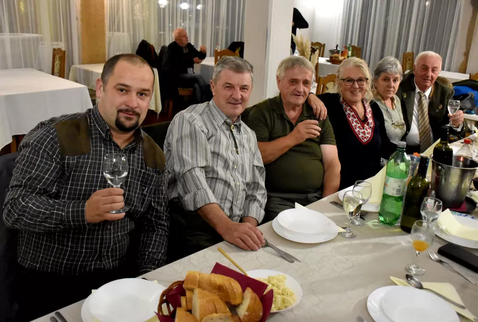 Vetovački lovci svoj blagdan proslavili sa suprugama