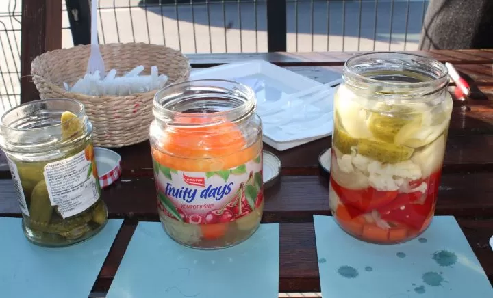 Okusi tradicije i domaće ljubavi: izabrana najbolja zimnica na Gradskoj tržnici u Pleternici