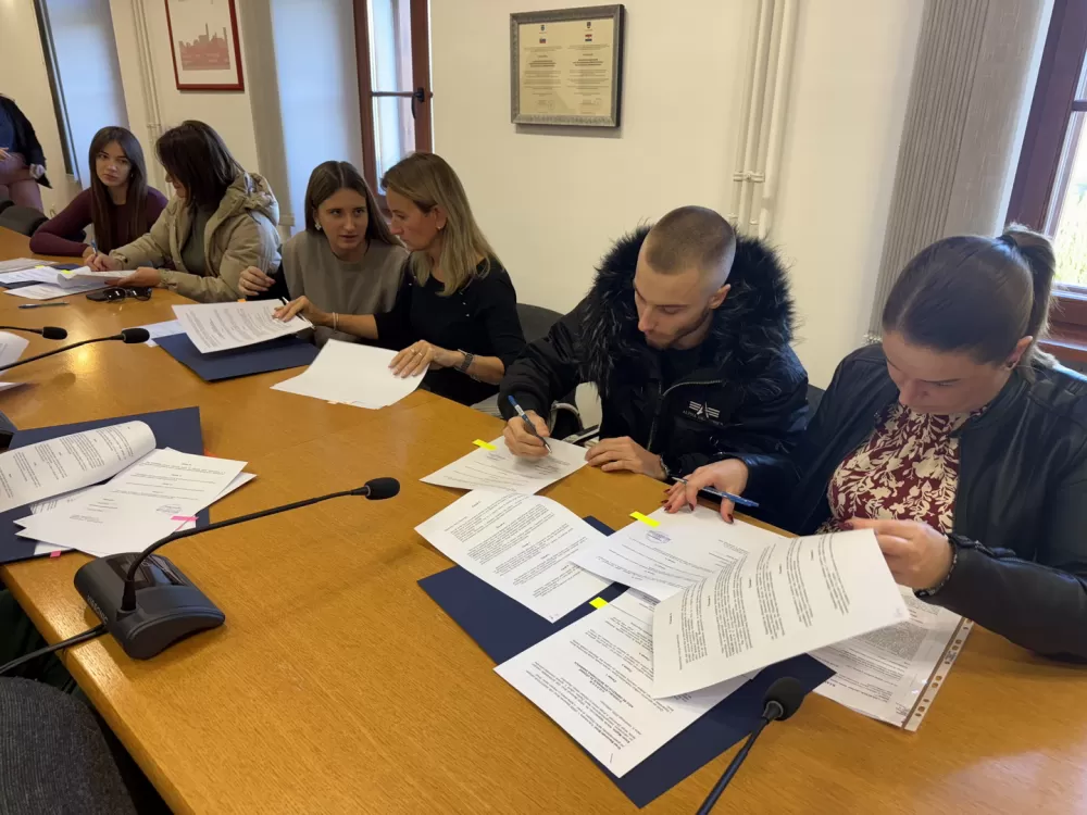 Potpisani ugovori o stipendiranju učenika za deficitarna zanimanja