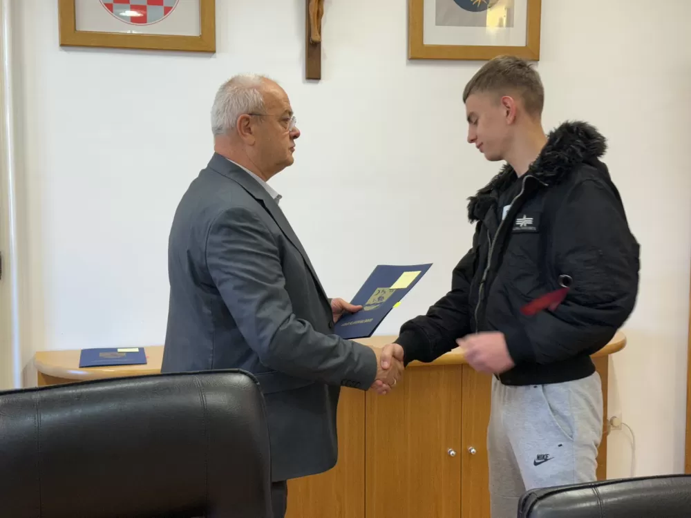 Potpisani ugovori o stipendiranju učenika za deficitarna zanimanja