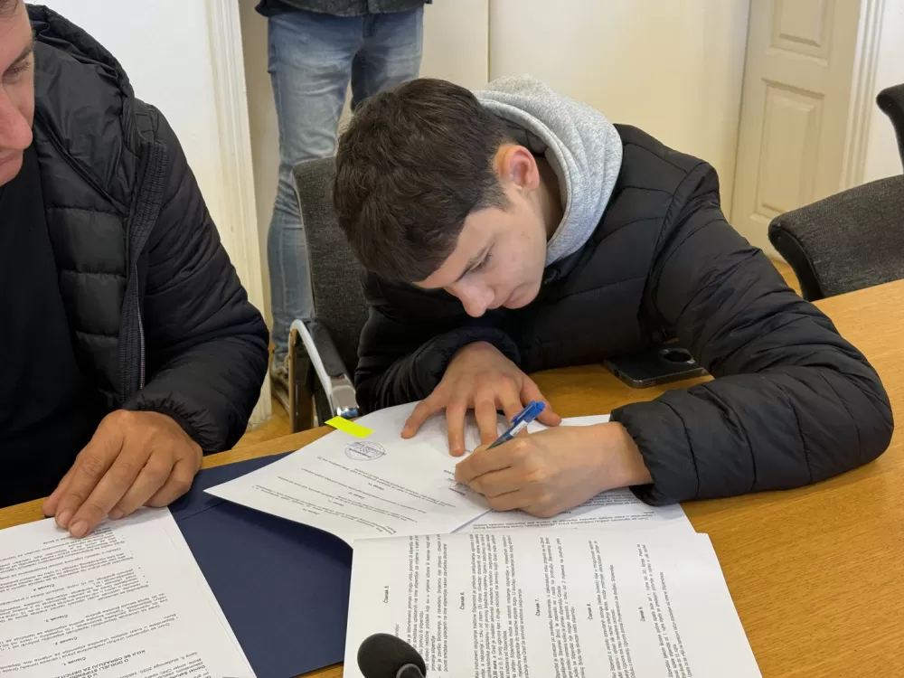 Potpisani ugovori o stipendiranju učenika za deficitarna zanimanja