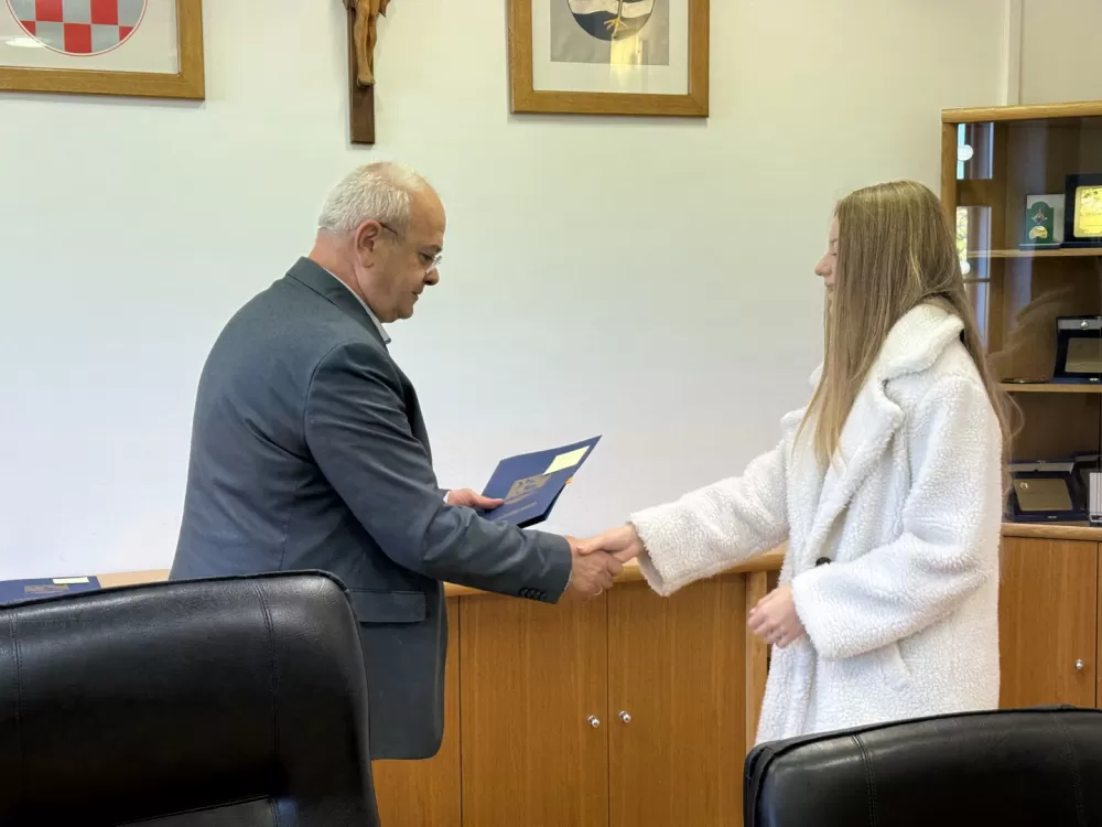 Potpisani ugovori o stipendiranju učenika za deficitarna zanimanja