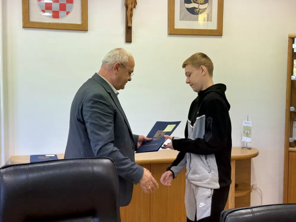 Potpisani ugovori o stipendiranju učenika za deficitarna zanimanja