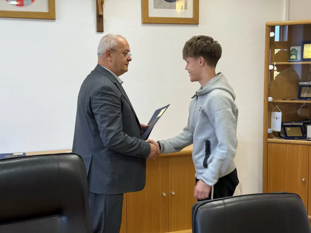 Potpisani ugovori o stipendiranju učenika za deficitarna zanimanja