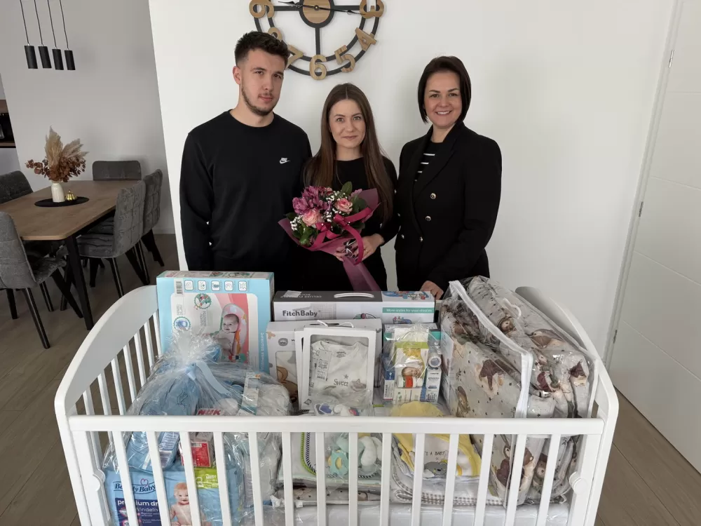 Najljepši početak uz podršku Grada: nova podjela opreme za bebe