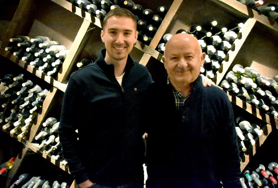 Požega.eu | Kroz čašu graševine teče obiteljska priča – Pero Majetić i unuk Lovro Potrebica