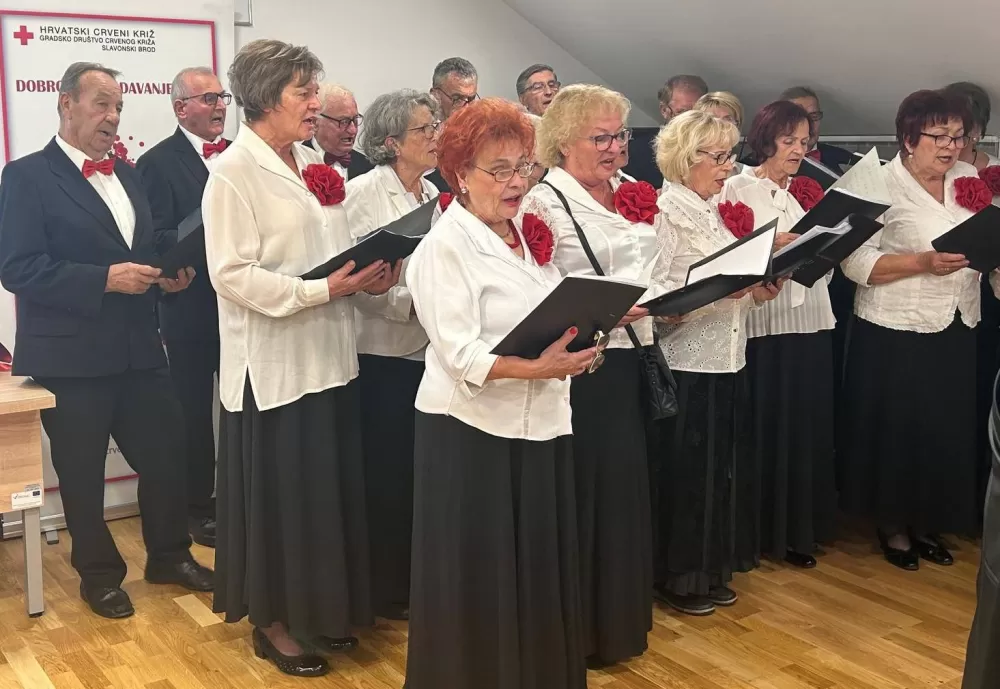 Gradsko društvo Crvenog križa dodijelio priznanja višestrukim darivateljima krvi