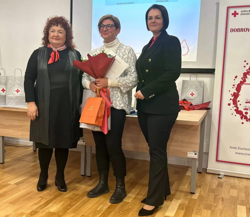 Gradsko društvo Crvenog križa dodijelio priznanja višestrukim darivateljima krvi