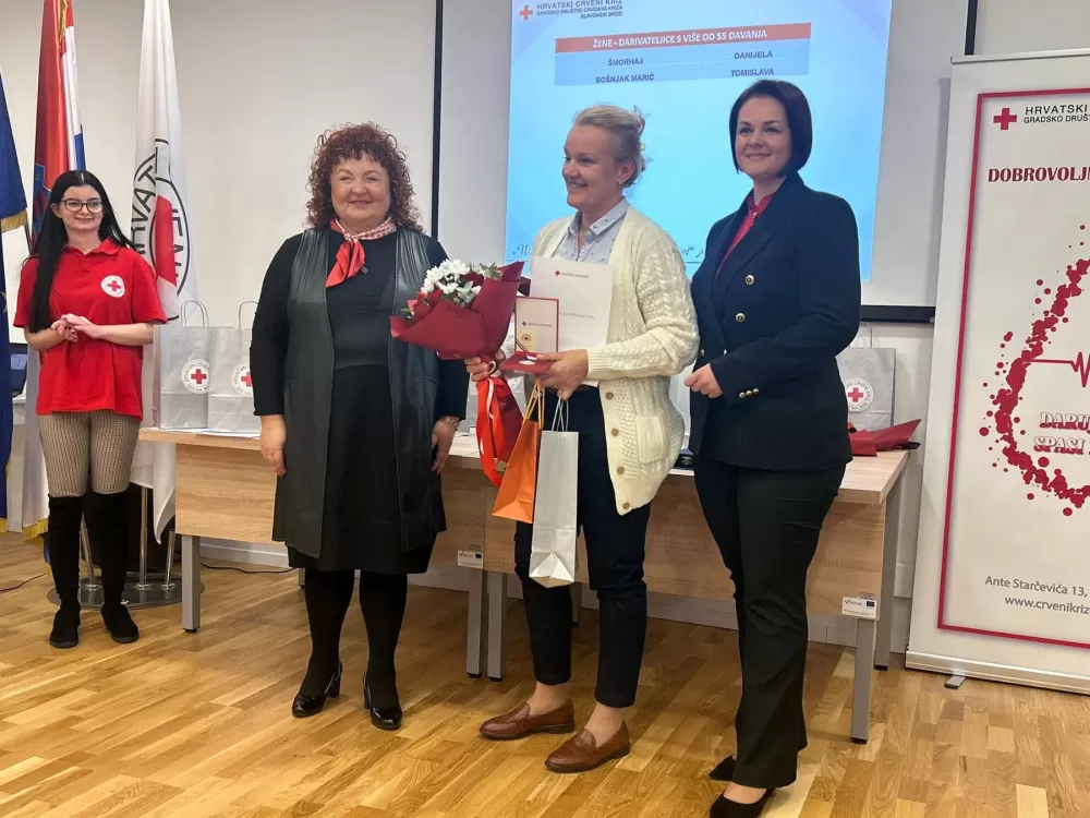 Gradsko društvo Crvenog križa dodijelio priznanja višestrukim darivateljima krvi