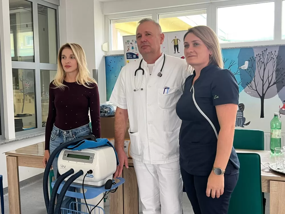 SB Online | Vrijedna donacija pedijatriji brodske bolnice – mališani dobili VEST uređaj! 