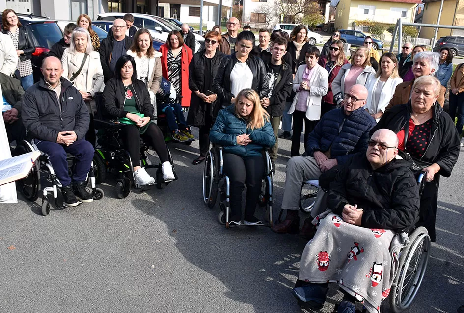 Blagoslovljeno i javnosti predstavljeno novo, prilagođeno vozilo za osobe s invaliditetom