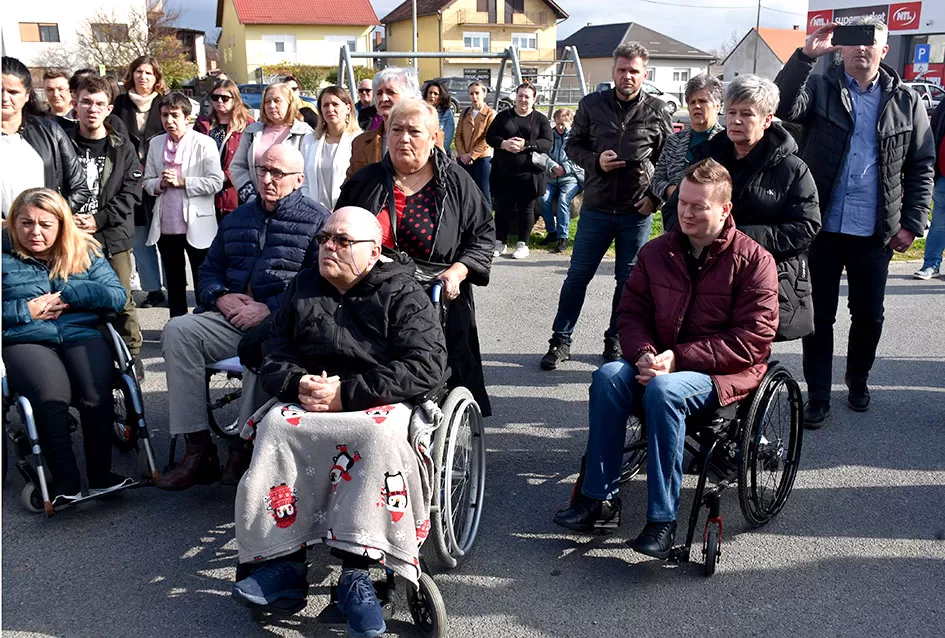 Blagoslovljeno i javnosti predstavljeno novo, prilagođeno vozilo za osobe s invaliditetom