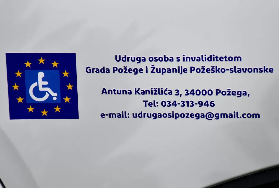 Blagoslovljeno i javnosti predstavljeno novo, prilagođeno vozilo za osobe s invaliditetom