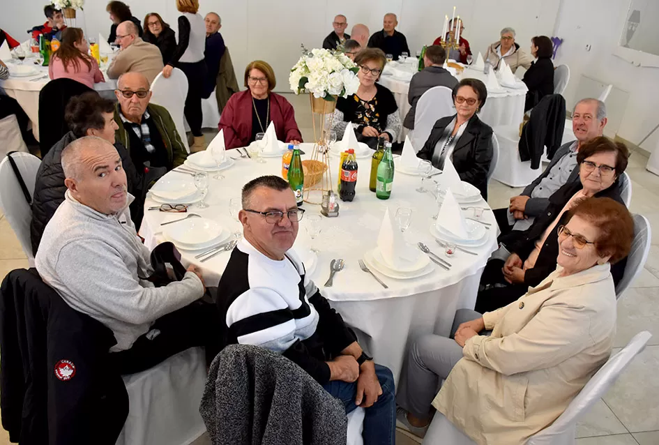 Blagoslovljeno i javnosti predstavljeno novo, prilagođeno vozilo za osobe s invaliditetom