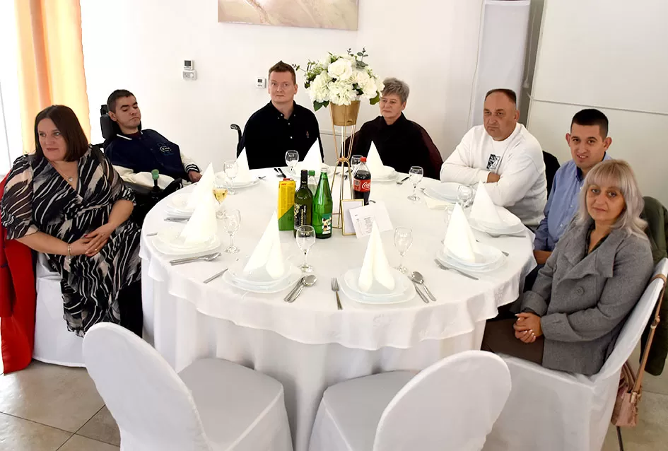 Blagoslovljeno i javnosti predstavljeno novo, prilagođeno vozilo za osobe s invaliditetom