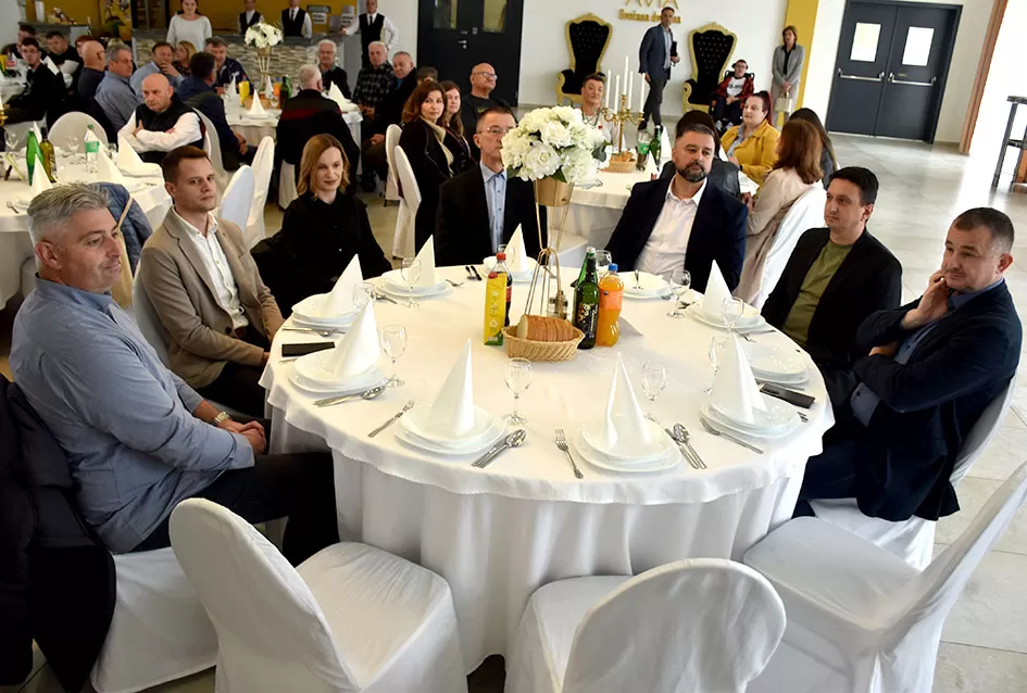 Blagoslovljeno i javnosti predstavljeno novo, prilagođeno vozilo za osobe s invaliditetom